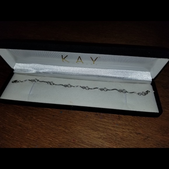 10 k gold tennis diamond  bracelet